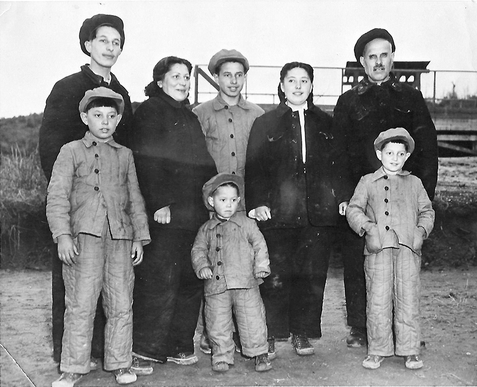 Sagid Salah family upon release from POW prison